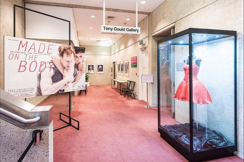 Tony Gould Gallery - Tourism Gold Coast 1