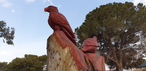 Chainsaw Tree Sculpture - Tourism Gold Coast 0