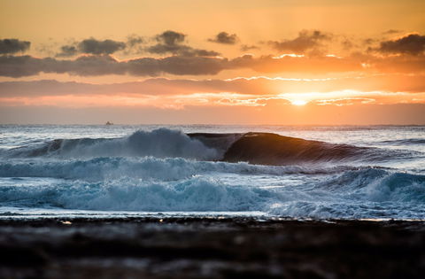 Guillotines Surf Break - Tourism Gold Coast 0