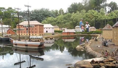 Old Hobart Town Model Village - Tourism Gold Coast 0