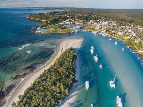 Huskisson - Tourism Gold Coast 1