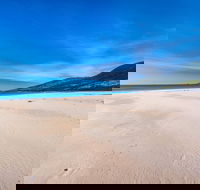 Island Beach - Tourism Gold Coast
