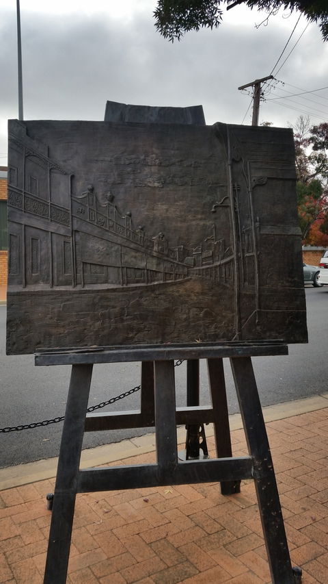 Russell Drysdale Easel Sculpture - Tourism Gold Coast 0