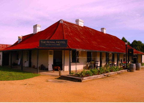 Gundaroo - Tourism Gold Coast 0