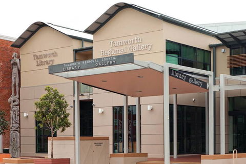 Tamworth Regional Gallery - Tourism Gold Coast 0