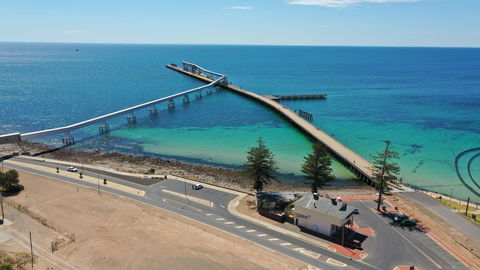 Wallaroo Jetty - Tourism Gold Coast 0