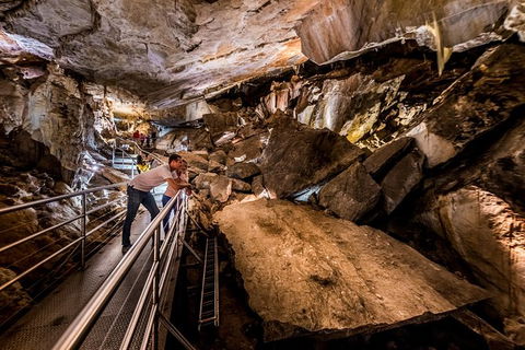 Jenolan Caves: Lucas Cave Tour - Tourism Gold Coast 3
