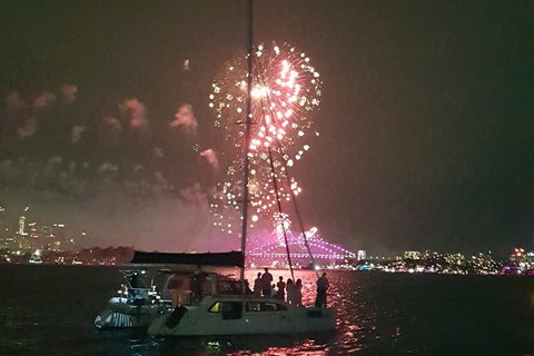 New Year\'s Eve Fireworks Cruise Sydney Harbour - Tourism Gold Coast 1