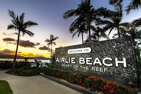 Shared Arrival Transfer: Proserpine Airport To Airlie Beach & Surrounds - Tourism Gold Coast 2