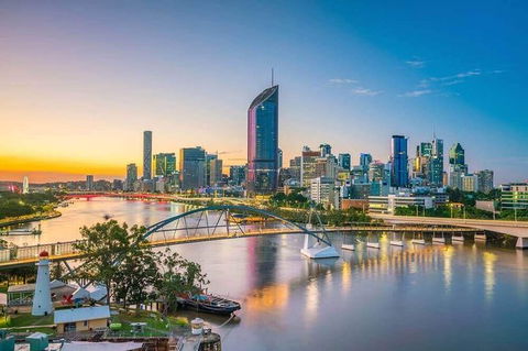 Brisbane Airport Transfers : Brisbane Airport BNE To Brisbane In Luxury Van - Tourism Gold Coast 5