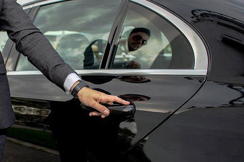 Adelaide Airport (ADL) To City Center To Airport - Private Transfer - Tourism Gold Coast 2