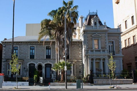 Adelaide Airport Transfers : Adelaide City To Airport ADL In Luxury Car - Tourism Gold Coast 4