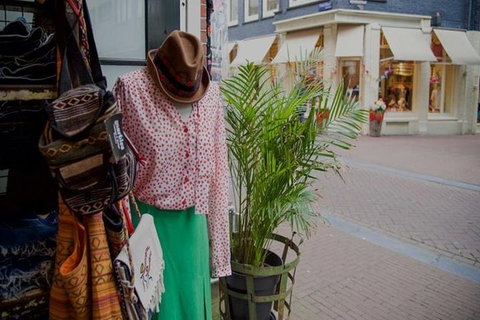 Guided Walking Tour Of Vintage Clothing Shops In Melbourne - Tourism Gold Coast 1