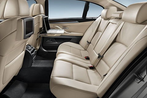 Arrival Private Transfer Melbourne Airport MEL To Melbourne City By Business Car - Tourism Gold Coast 1