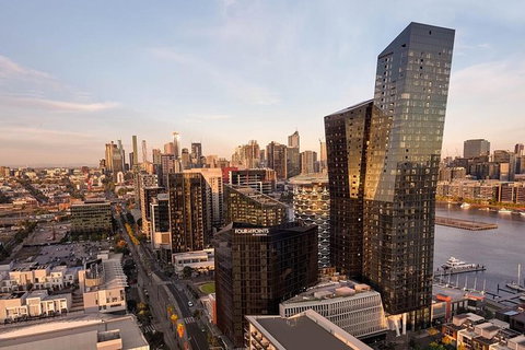 Melbourne Airport Transfers: Melbourne To Melbourne Airport MEL In Luxury Van - Tourism Gold Coast 4