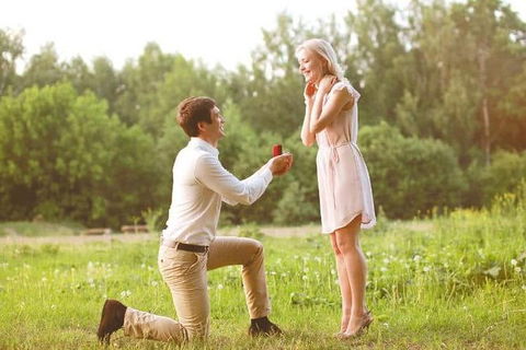 Romance Aircraft Flight + Scenic Tour + 3 Course Lunch + Beer Tasting + Hamper - Tourism Gold Coast 2