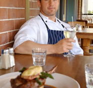 Frisco Hotel - Tourism Gold Coast