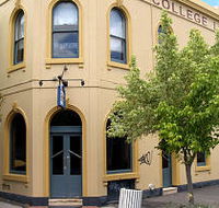 The College Lawn Hotel - Tourism Gold Coast