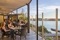 Lakes Resort Hotel - Tourism Gold Coast 0