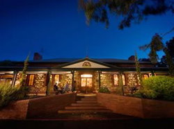 Duck Inn - Tourism Gold Coast 0
