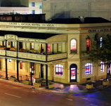 Crown  Anchor Hotel - Tourism Gold Coast