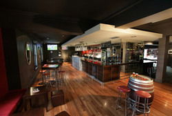 Robin Hood Hotel - Tourism Gold Coast 3