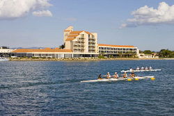 Lakes Resort Hotel - Tourism Gold Coast 3