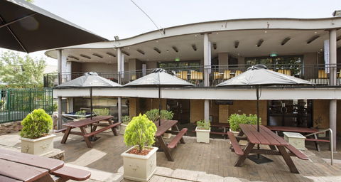 Castle Hill Tavern - Tourism Gold Coast 1