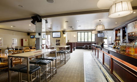 Castle Hill Tavern - Tourism Gold Coast 3