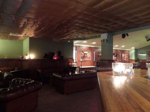 Castle Hill Tavern - Tourism Gold Coast 4