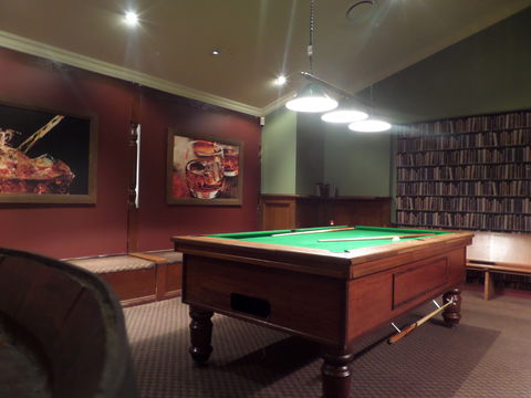 Castle Hill Tavern - Tourism Gold Coast 6