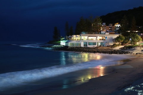 Oskars On Burleigh - Tourism Gold Coast 0