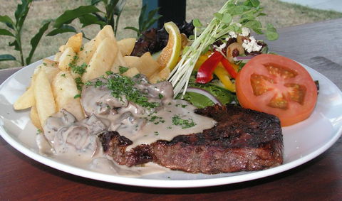 Fairways Tavern - Tourism Gold Coast 1