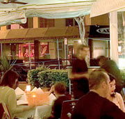 Domanis Cafe Restaurant Bar - Tourism Gold Coast