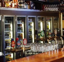 Racecourse Hotel - Tourism Gold Coast 0