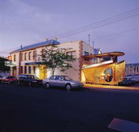 Waterfront Hotel - Tourism Gold Coast