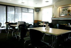 Riverview Hotel & Kains Bar & Restaurant - Tourism Gold Coast 2