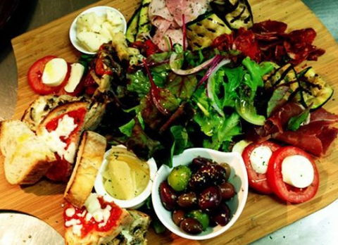 Arriva Pizzeria & Ristorante Italiano - Tourism Gold Coast 0