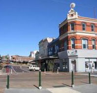 Robin Hood Hotel - Tourism Gold Coast