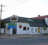 Black Lion Inn Hotel - Tourism Gold Coast