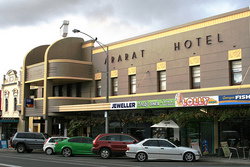 Ararat Hotel - Tourism Gold Coast 1