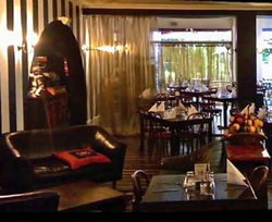 The Queenscliff Historic Royal Hotel - Tourism Gold Coast 3