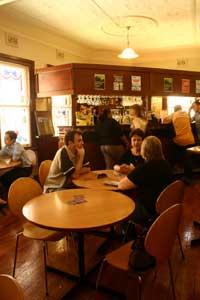 Sweeney's Hotel - Tourism Gold Coast 3