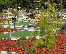 18 Hole Mini Golf - Club Husky - Tourism Gold Coast 0