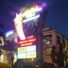 Brothers Leagues Club Cairns - Tourism Gold Coast 0
