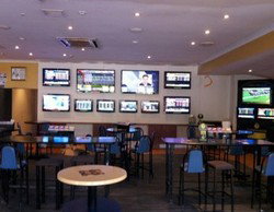 Tacking Point Tavern - Tourism Gold Coast 0