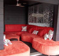 Red on Thomas - Tourism Gold Coast
