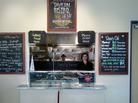 Salamander Tavern - Tourism Gold Coast 1