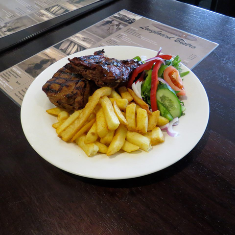 Warilla Hotel - Tourism Gold Coast 3