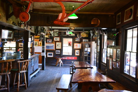 The Pub With No Beer - Tourism Gold Coast 1